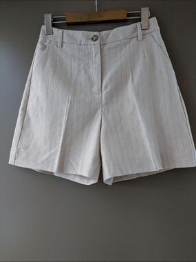 United Colors of Benetton Beige Pinstripe Linen Blend Tailored Shorts NWOT Size